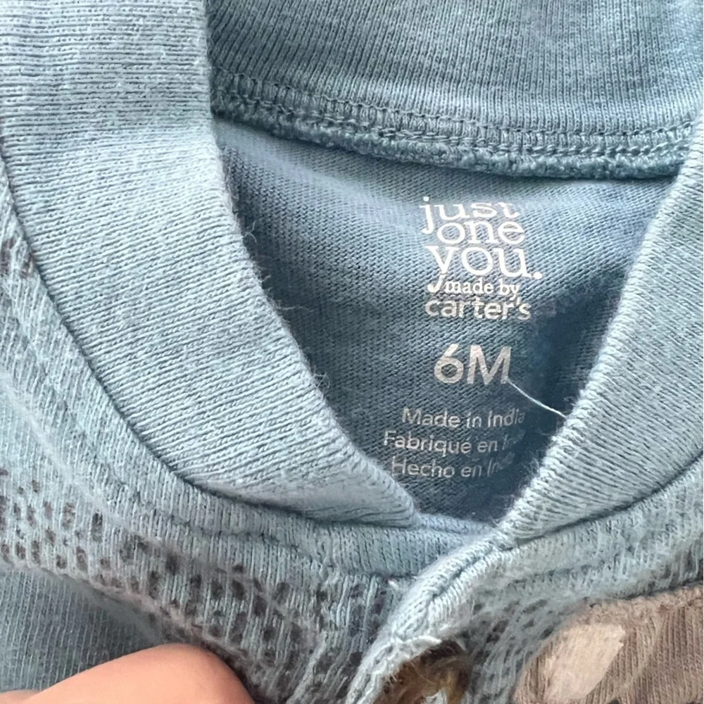 Carter's Bundle of 4 Baby Onesie- 6 months
